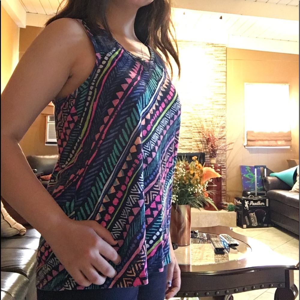 Loose Fitting Lines and Shapes Top